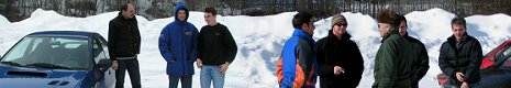 Klubmitglieder bei einer Veranstaltung im Schnee
